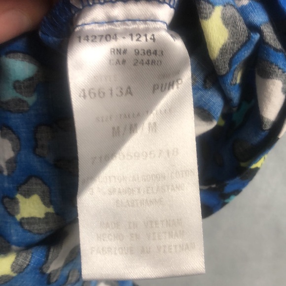 Blue Cheetah leopard star colorful scrub top nurse uniform medium - Picture 10 of 12